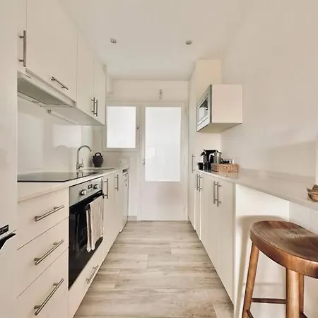 The Golden Oak In Calella Centre - 100m From Palafrugell