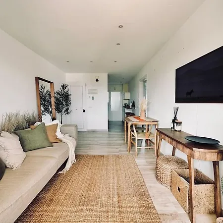 The Golden Oak In Calella Centre - 100m From Apartment