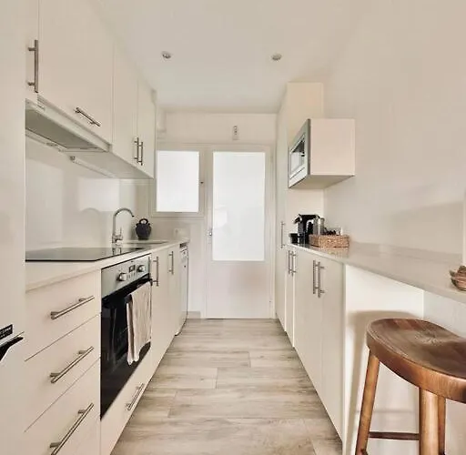 The Golden Oak In Calella Centre - 100m From Palafrugell